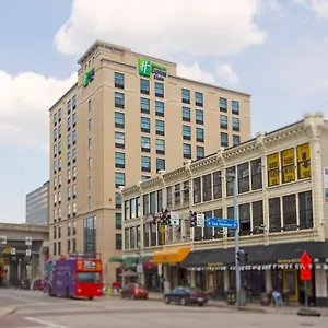 Express & North Shore By Ihg Hotel